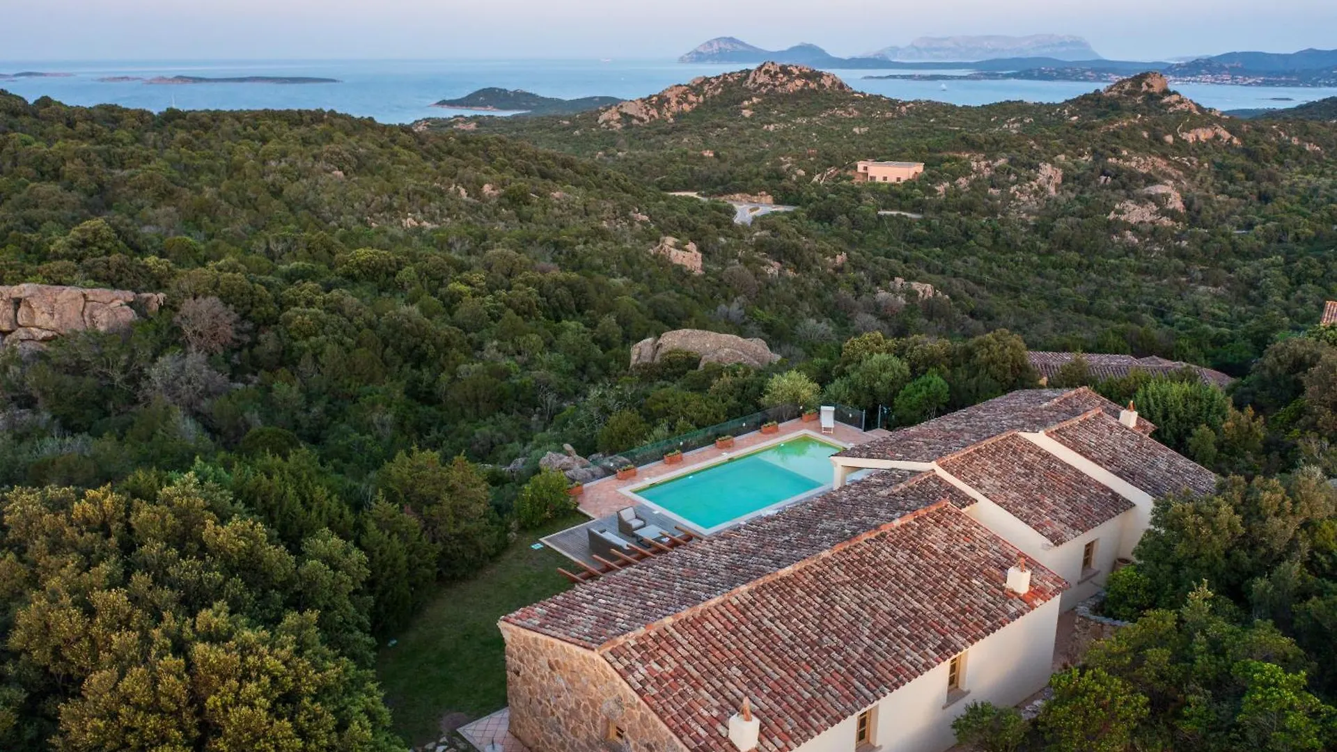 Borgo Smeraldo Arzachena 0*,  Italia