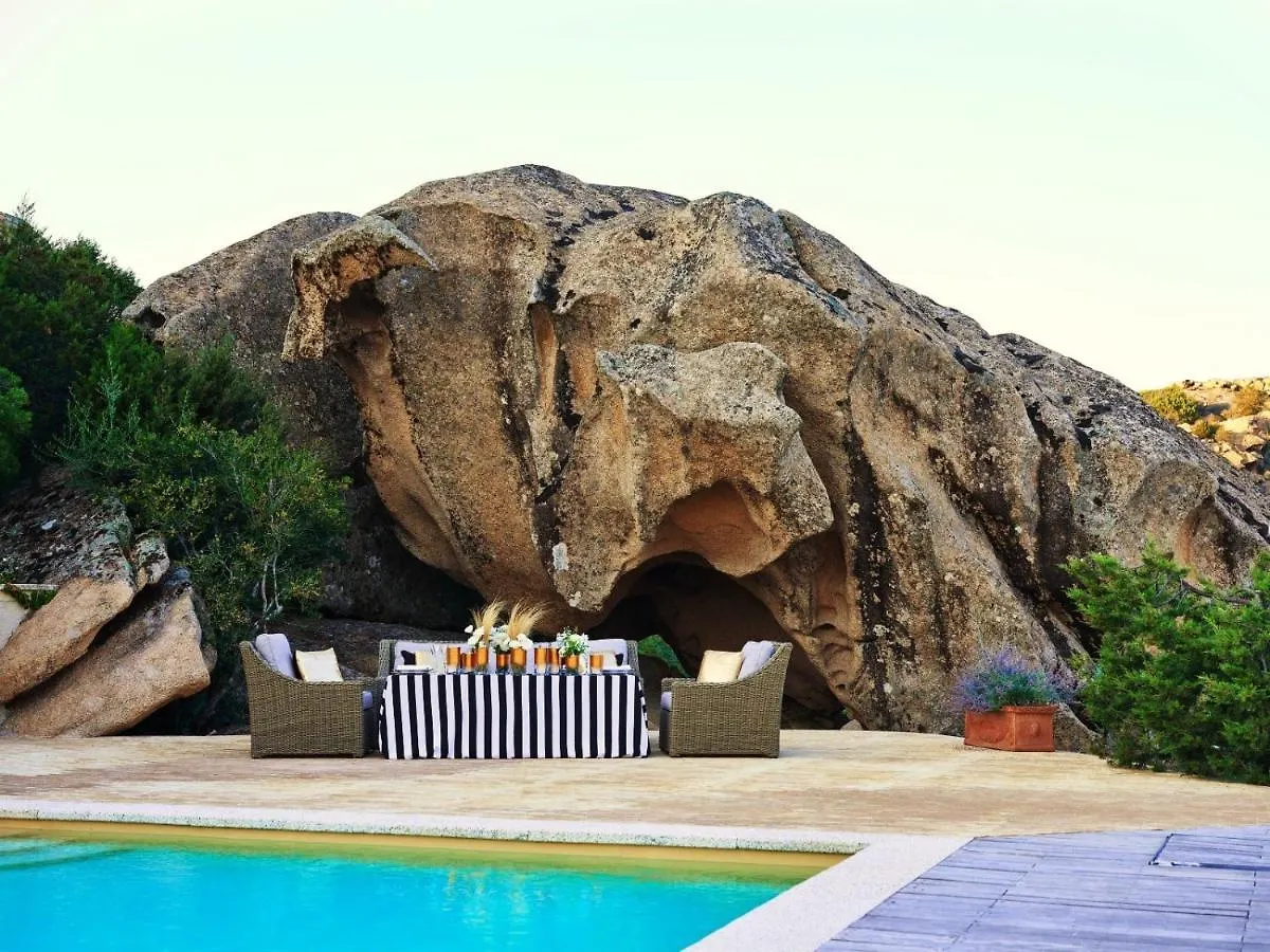 Borgo Smeraldo أرتْساكينا 0*,